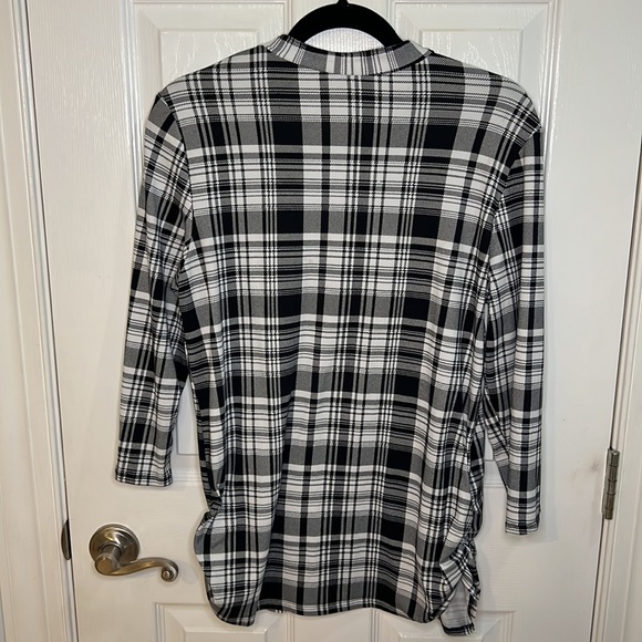 Maternity top VERY soft, plaid, size large EUC - Picture 3 of 6